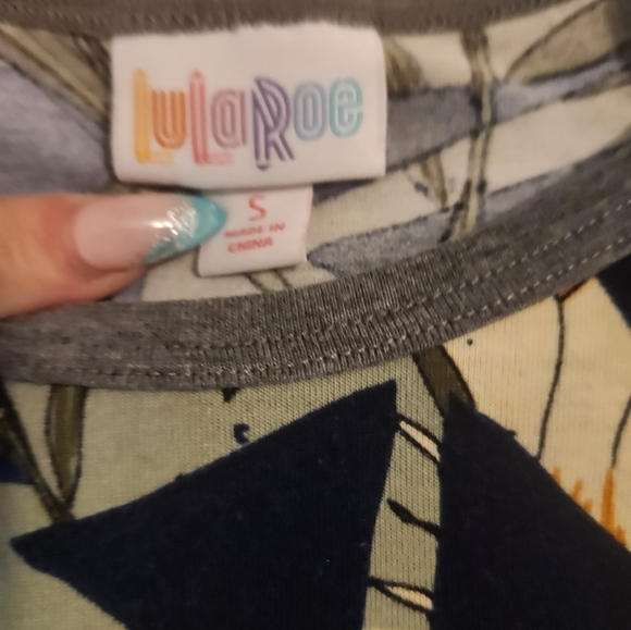 Lularoe top - Picture 2 of 2